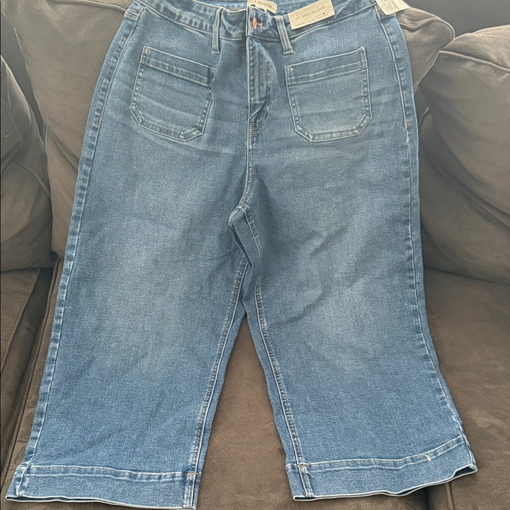 Maurices High-Rise Cropped Wide-Leg Jeans in Blue Wash 14 short